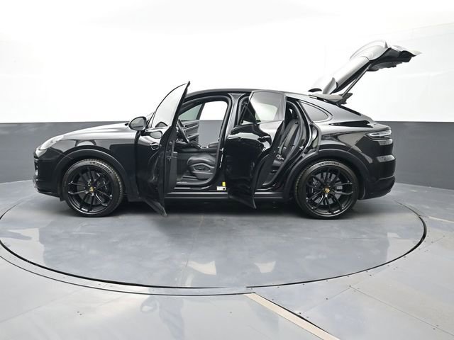 Certified 2022 Porsche Cayenne Turbo GT image 30