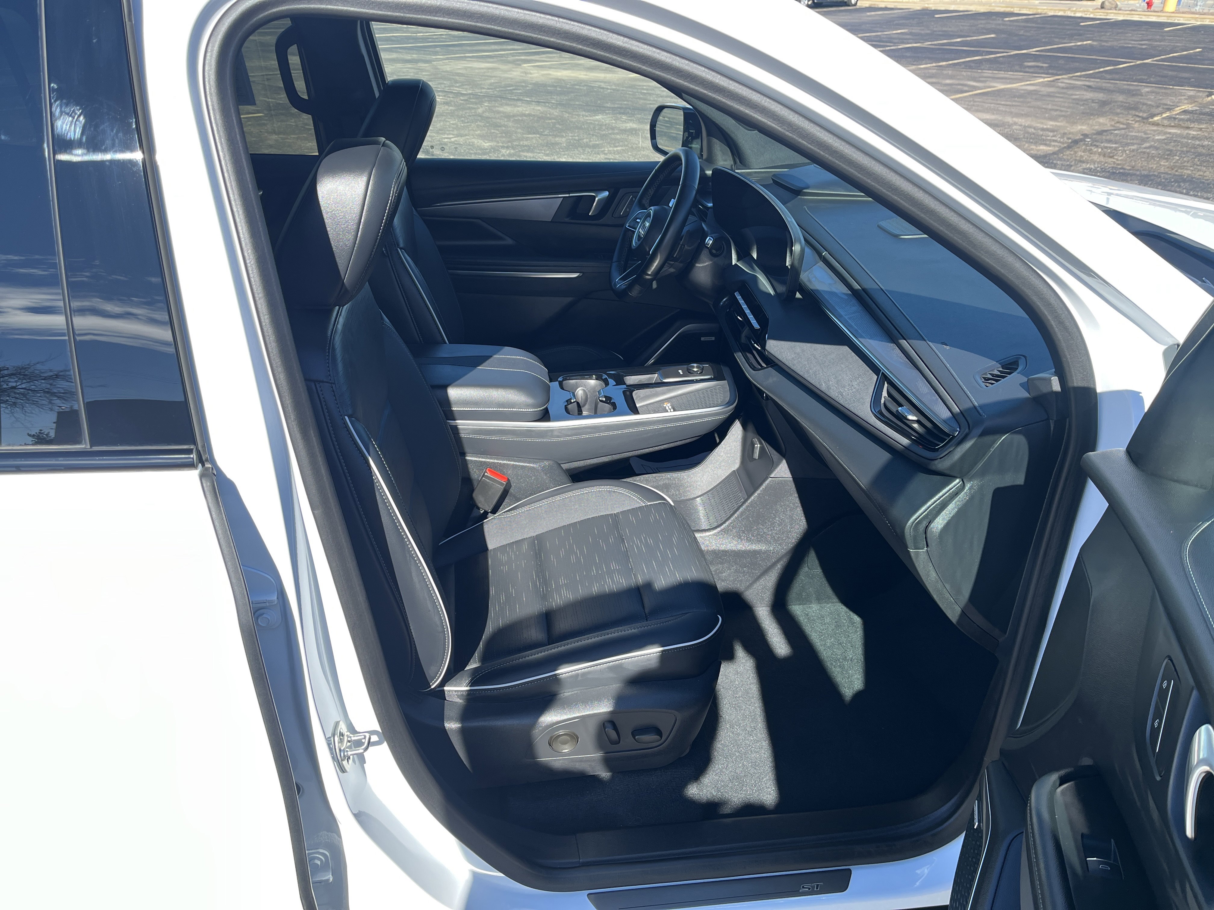 Used 2025 Buick Enclave Sport Touring w/ LPO, Floor Liner Package image 18