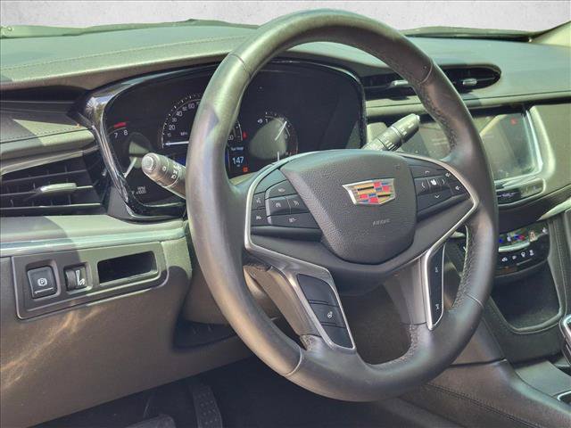 Used 2017 Cadillac XT5 Luxury FWD image 3