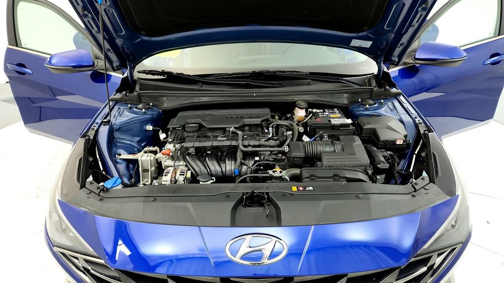 Used 2023 Hyundai Elantra Limited w/ Cargo Package FWD image 15