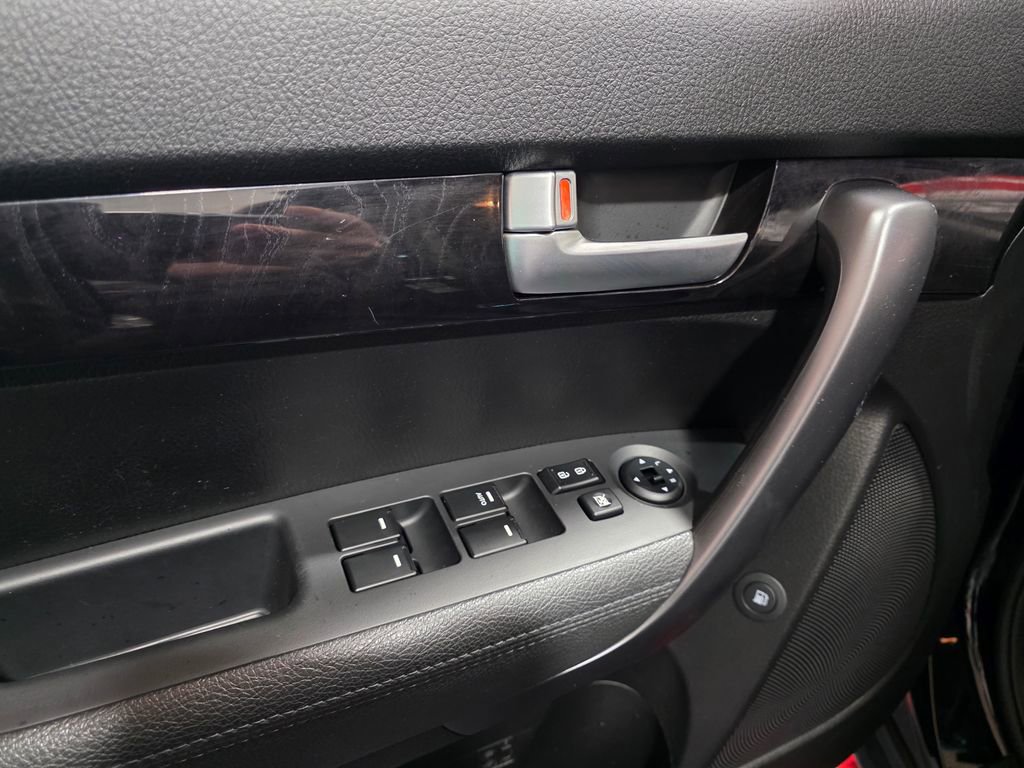 Used 2014 Kia Sorento LX w/ LX V6 Convenience Package AWD/4WD image 12