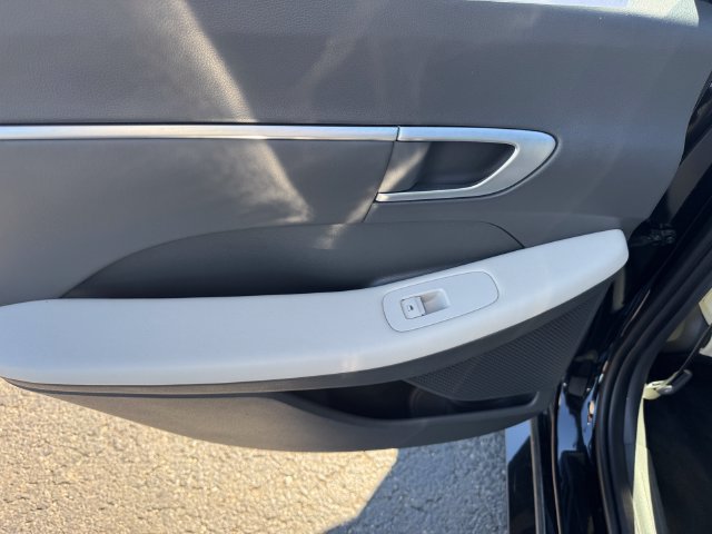Used 2024 Hyundai Sonata SEL FWD image 18