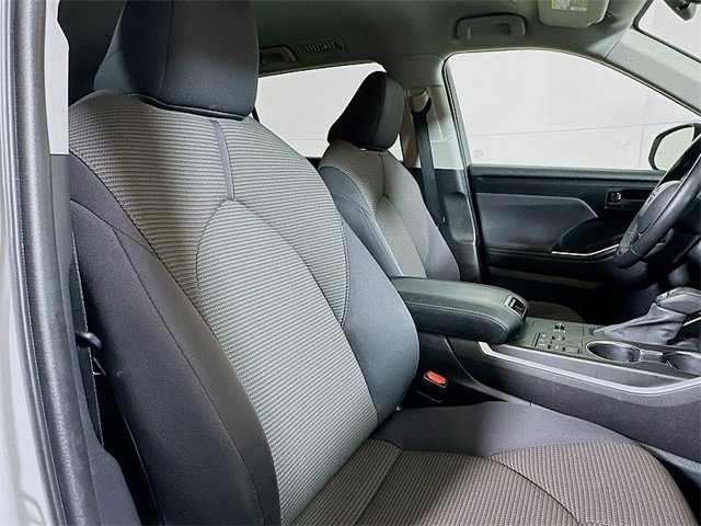 Used 2023 Toyota Highlander LE image 27