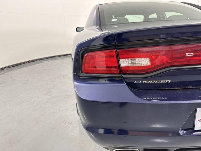 Used 2013 Dodge Charger SE RWD image 28