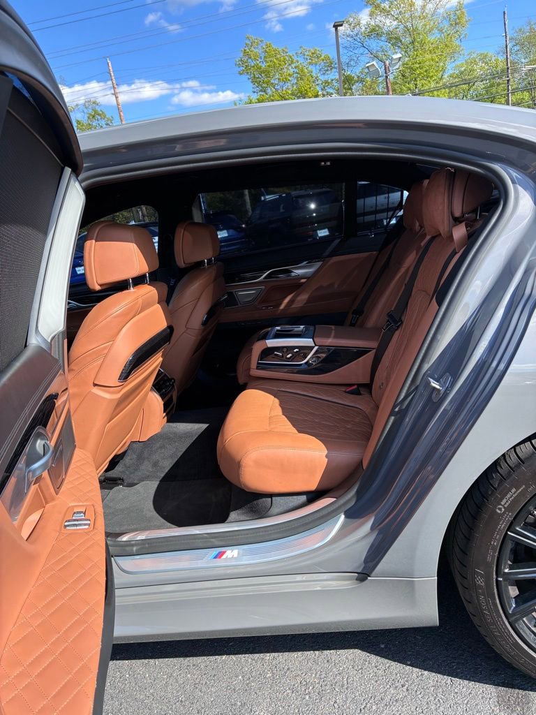 Used 2022 BMW 750i xDrive w/ Luxury Rear Seating Package AWD/4WD image 27