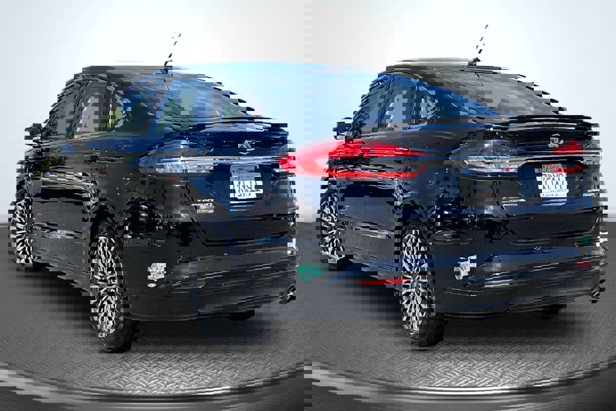 Used 2017 Ford Fusion Energi Titanium FWD image 2