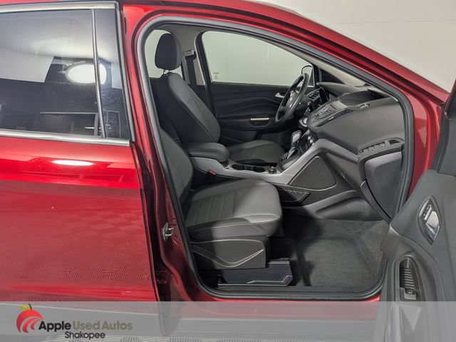 Used 2016 Ford Escape SE w/ SE Cold Weather Package AWD/4WD image 32