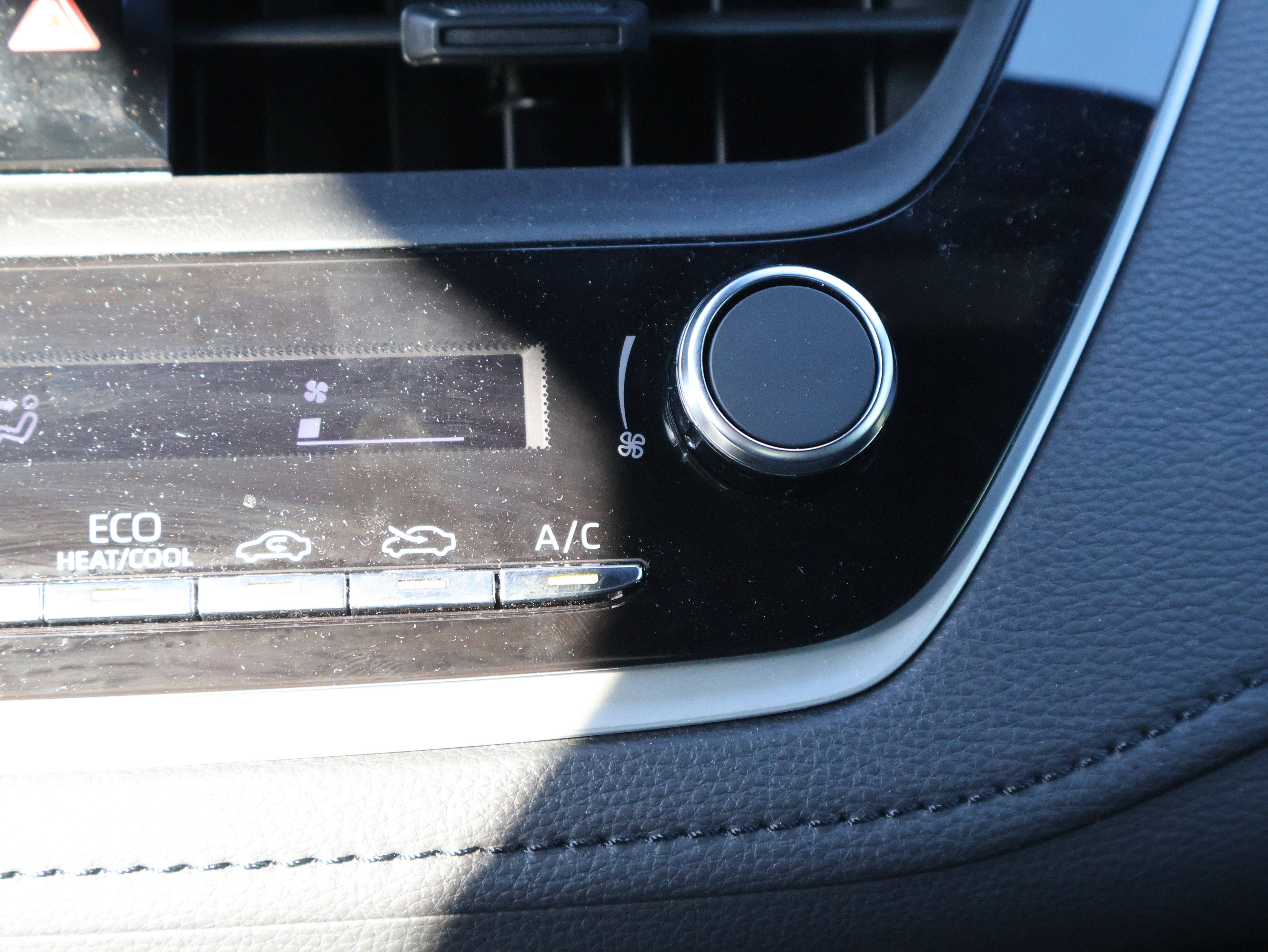 Used 2024 Toyota Corolla SE image 23