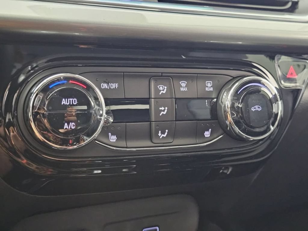 New 2026 Chevrolet Trax LT w/ LT Convenience Package FWD image 31