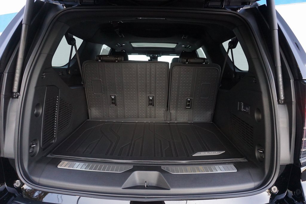 New 2026 Chevrolet Suburban High Country w/ Sun And Tow Package image 31