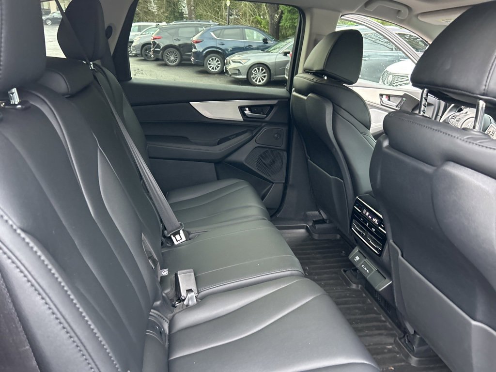 Used 2025 Acura MDX SH-AWD image 13