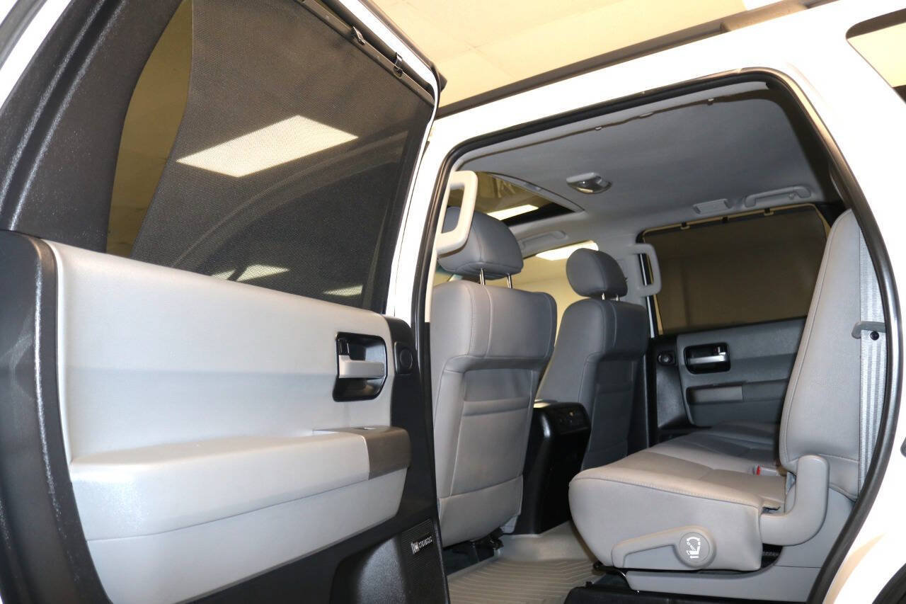 Used 2017 Toyota Sequoia Limited w/ Safety & Convenience Package AWD/4WD image 86