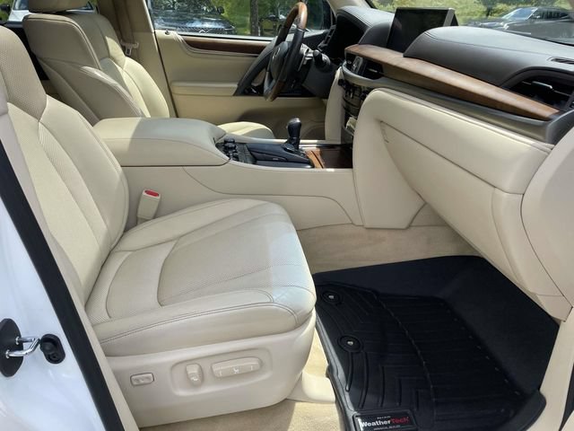 Used 2021 Lexus LX 570 4WD w/ Luxury Package image 22