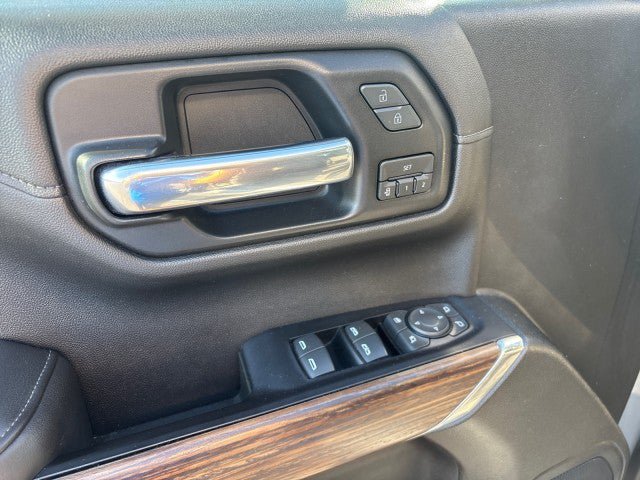 Used 2019 Chevrolet Silverado 1500 High Country w/ Technology Package AWD/4WD image 11