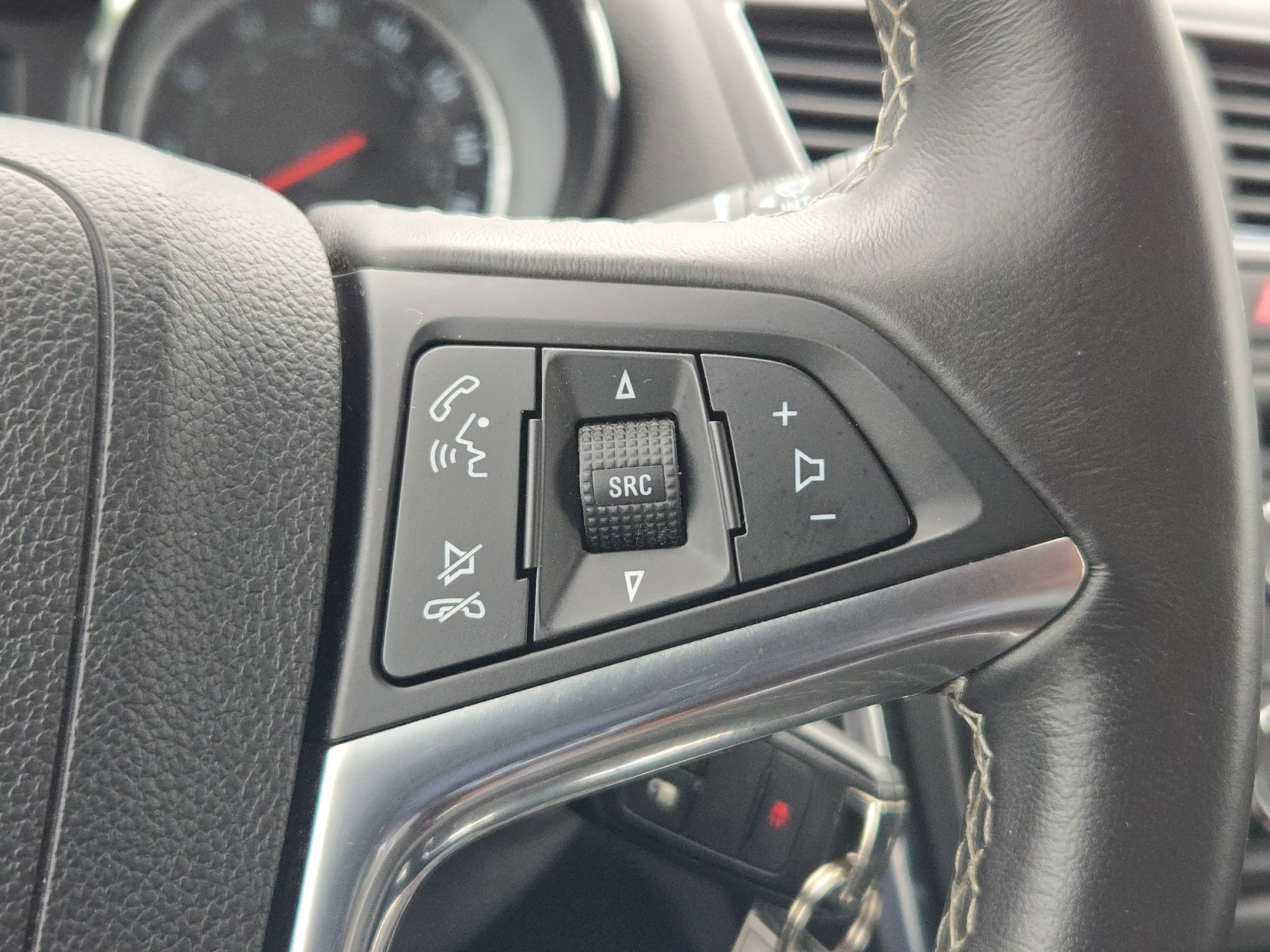 Used 2015 Buick Encore FWD image 20