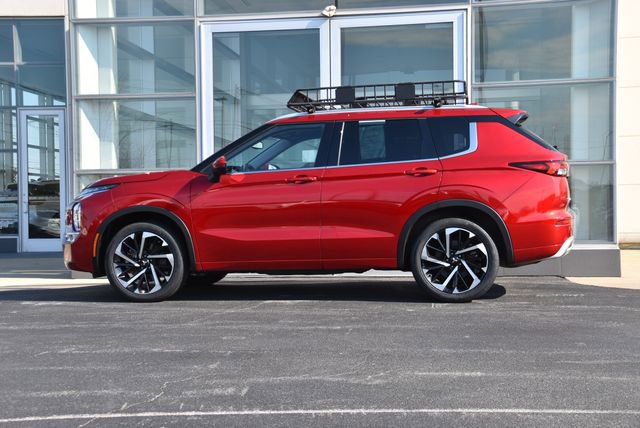 Used 2023 Mitsubishi Outlander AWD image 11