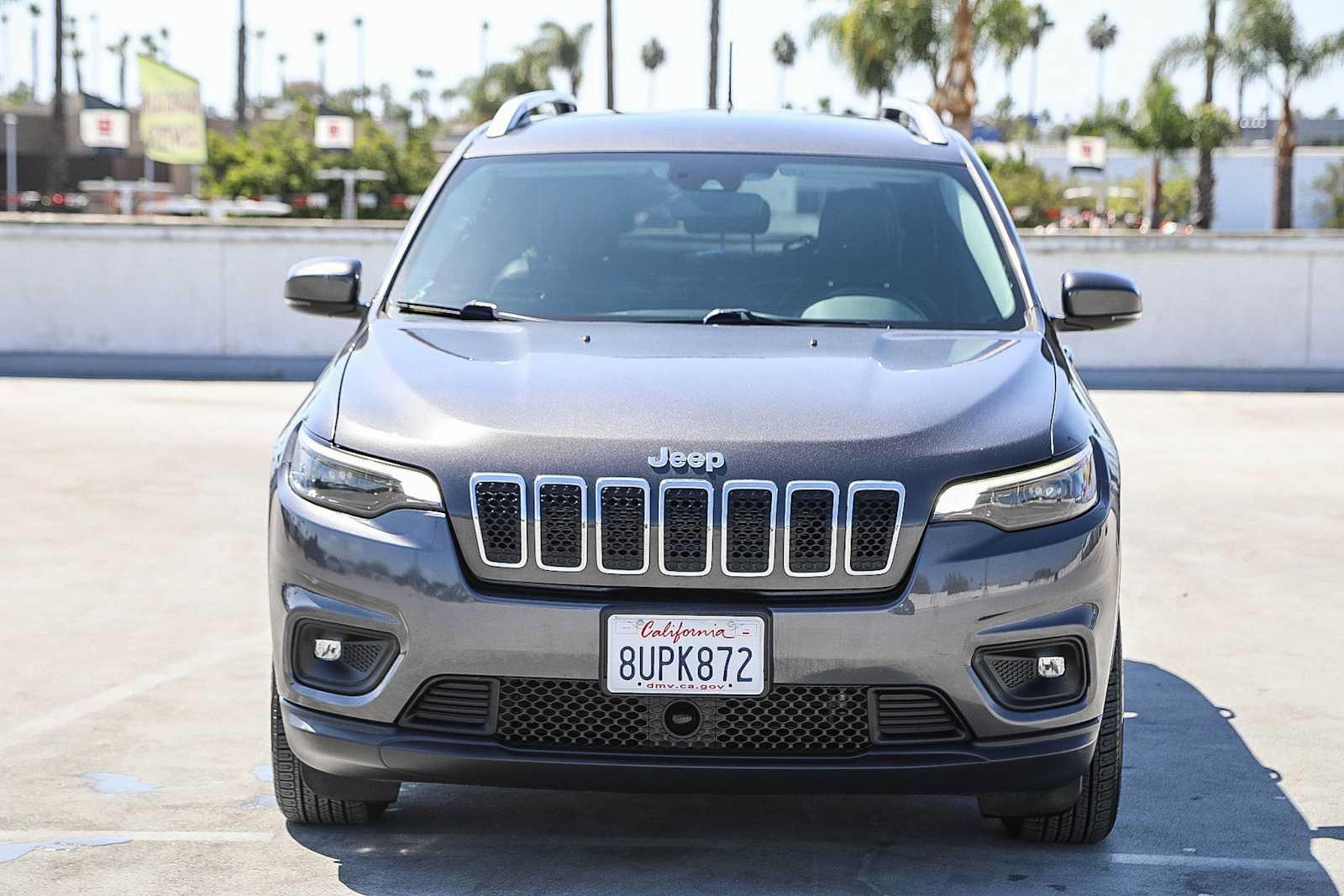 Used 2021 Jeep Cherokee Latitude Lux FWD image 3