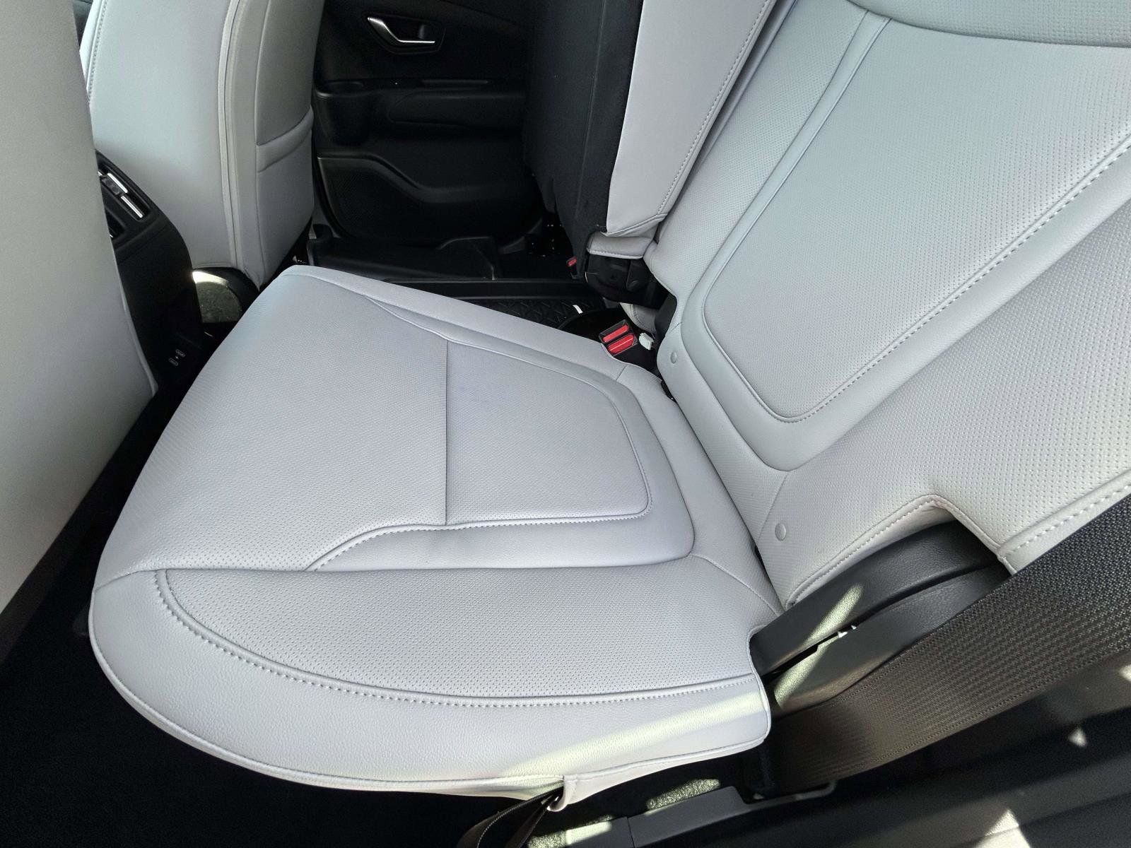 Used 2025 Hyundai Santa Cruz SEL image 11