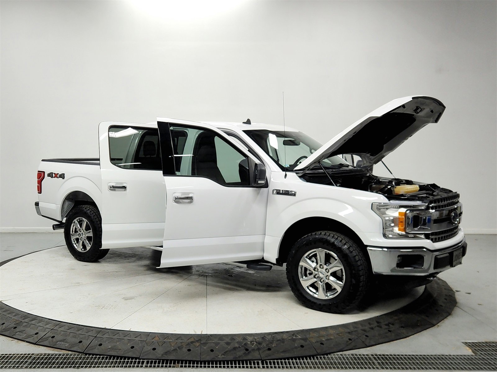 Used 2019 Ford F150 XLT w/ Equipment Group 302A Luxury image 9