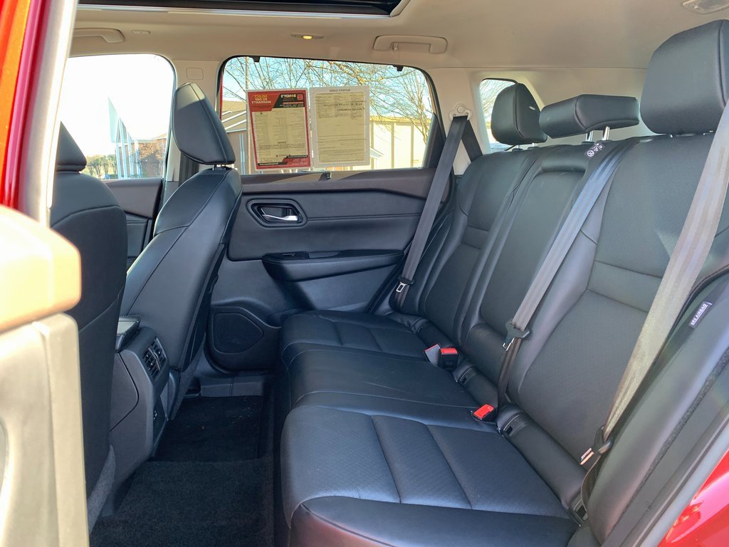 Used 2023 Nissan Rogue SV w/ SV Premium B Package image 26