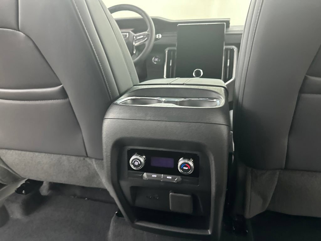 New 2026 GMC Acadia Elevation w/ Elevation Premium Package AWD/4WD image 26