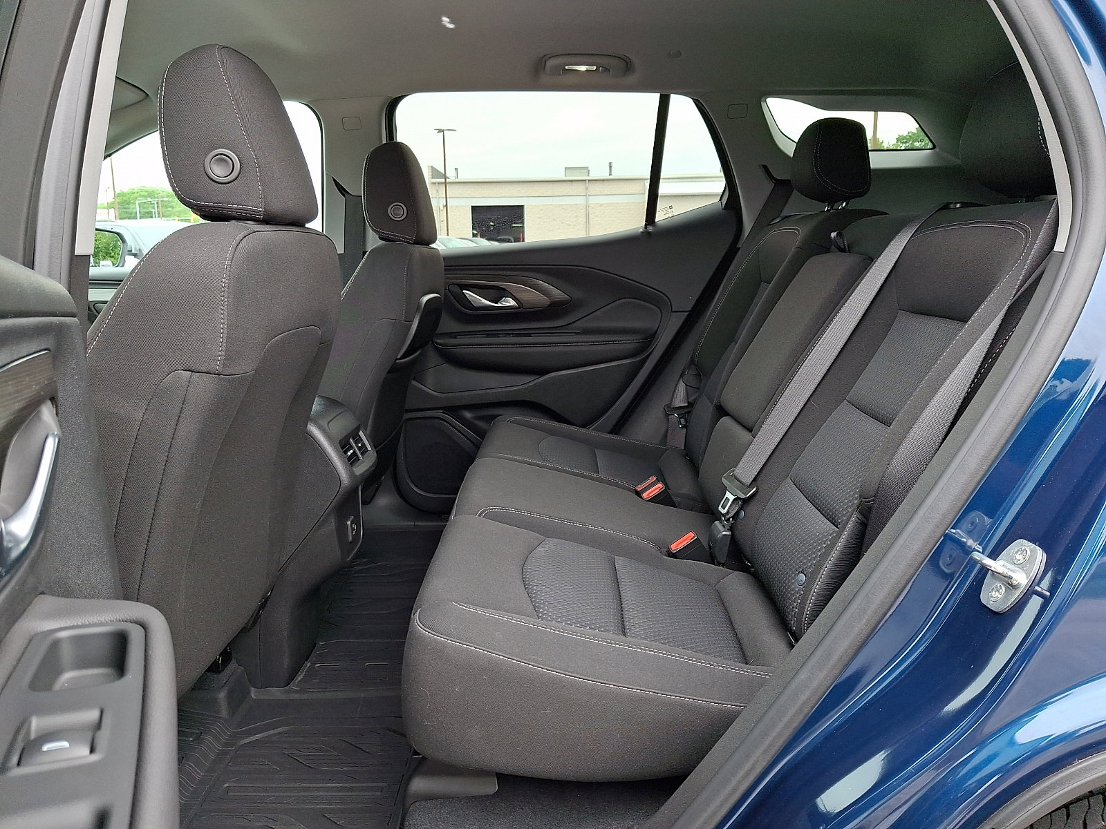 Used 2022 GMC Terrain SLE w/ Driver Convenience Package AWD/4WD image 10