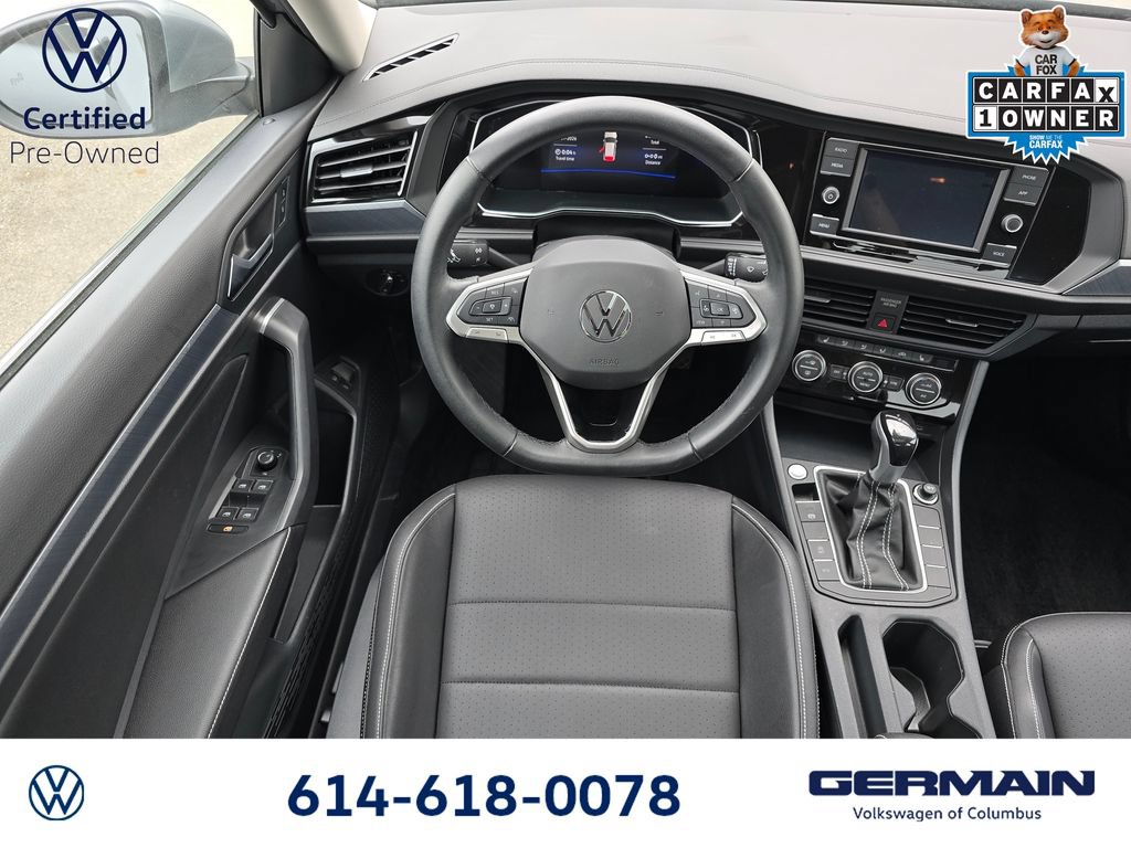 Certified 2023 Volkswagen Jetta SE w/ Panoramic Sunroof Package FWD image 16