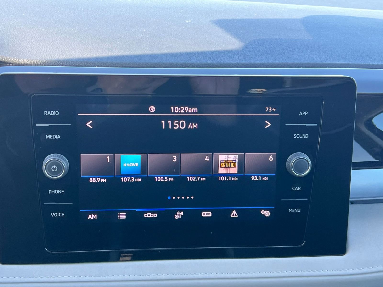 Used 2025 Volkswagen Taos SE image 20