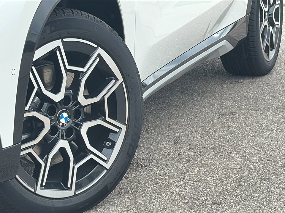 New 2025 BMW X1 xDrive28i w/ Technology Package image 3