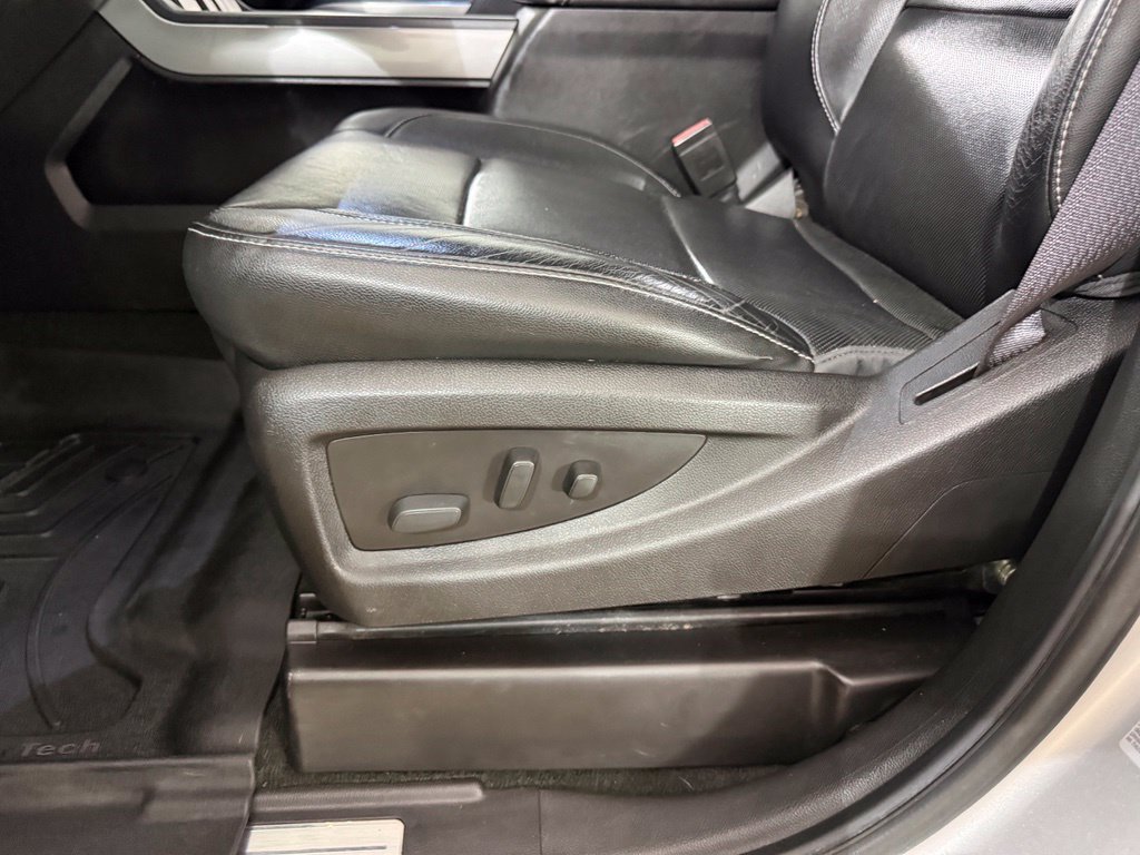 Used 2016 Chevrolet Silverado 2500 LTZ w/ Duramax Plus Package AWD/4WD image 20
