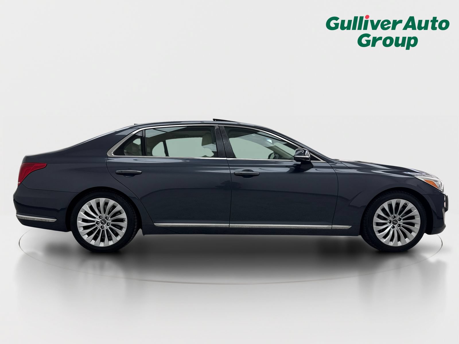 Used 2017 Genesis G90 3.3T Premium RWD image 10