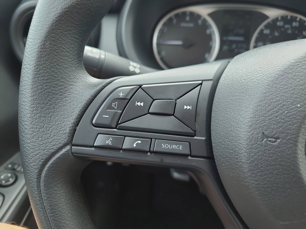 Certified 2025 Nissan Kicks Play S image 25