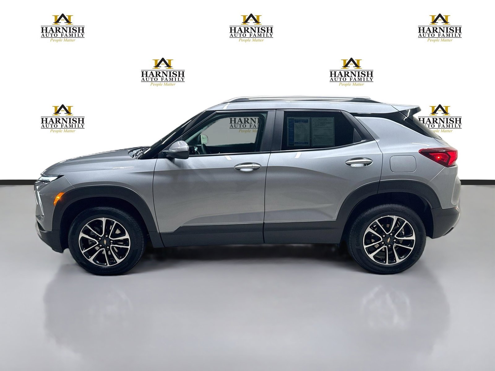 Used 2025 Chevrolet TrailBlazer LT AWD/4WD image 9