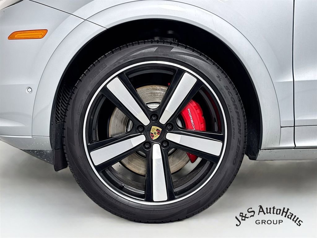Used 2024 Porsche Cayenne S w/ Premium Package Plus (PP1) image 39