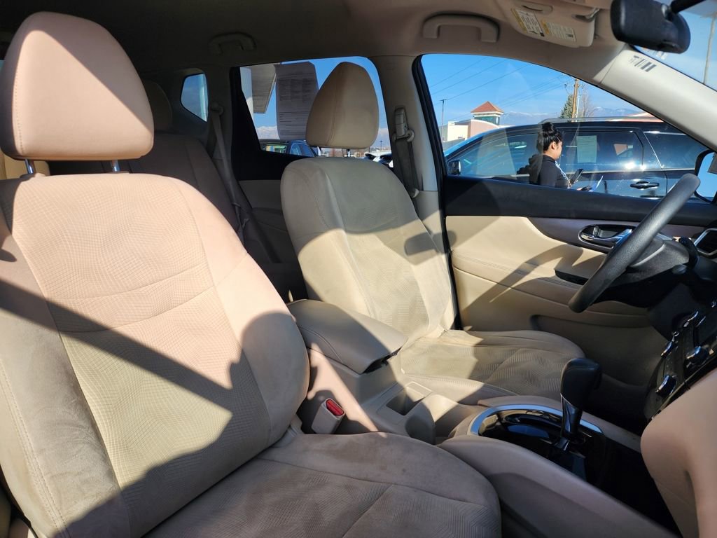 Used 2016 Nissan Rogue S w/ Appearance Package image 14