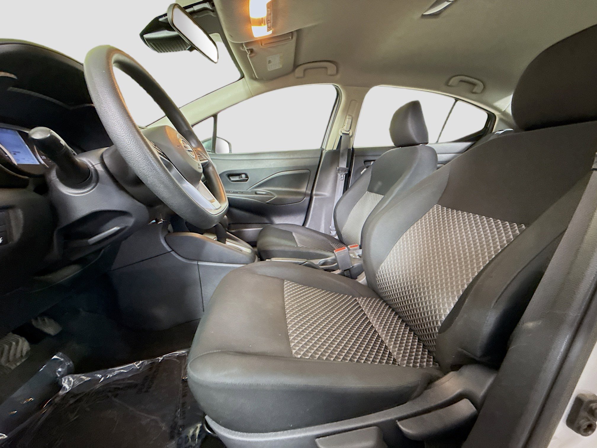 Used 2022 Nissan Versa S w/ Trunk Package image 21