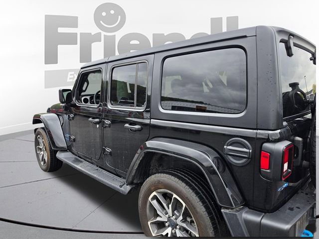 Used 2024 Jeep Wrangler Unlimited w/ Convenience Group AWD/4WD image 7