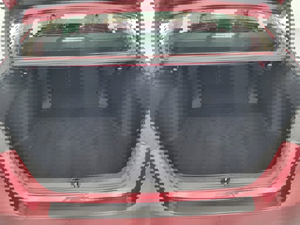 Used 2018 Toyota Camry SE w/ Moonroof Package image 27