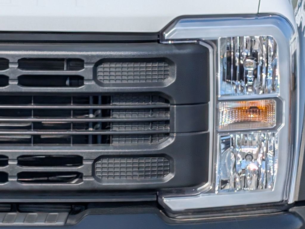 New 2025 Ford F550 4x4 Crew Cab Super Duty image 9