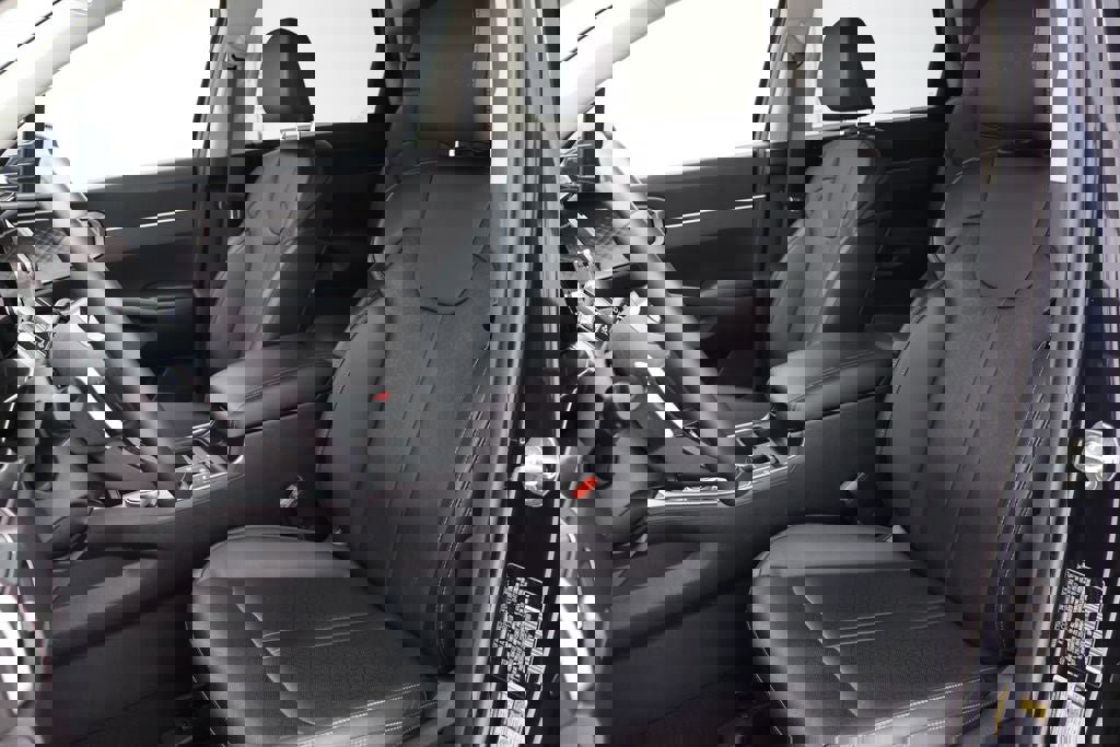 Used 2023 Kia Sorento EX image 16