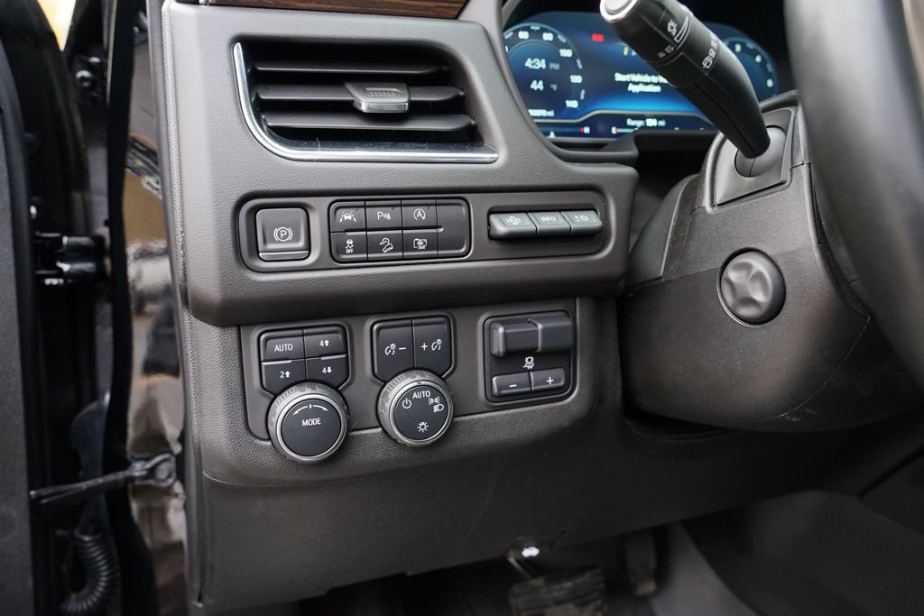 Used 2023 Chevrolet Suburban High Country w/ Premium Package image 17