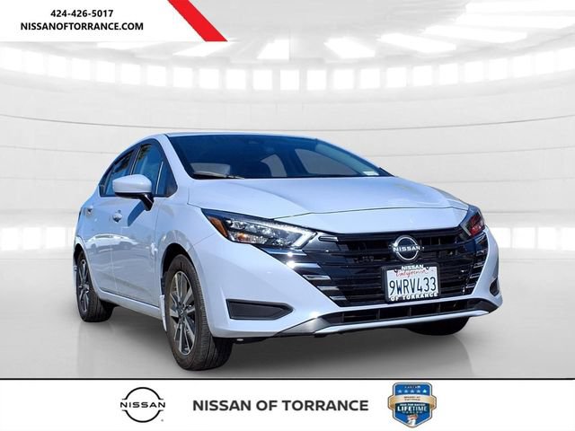 Certified 2025 Nissan Versa SV w/ Trunk Package FWD image 1