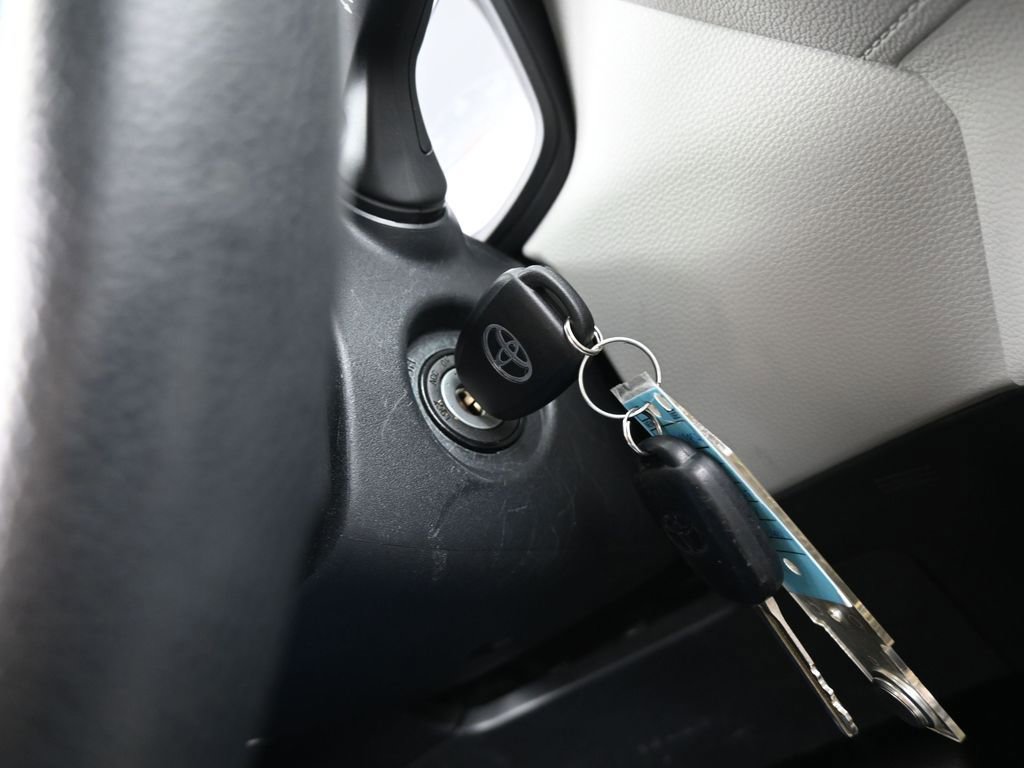 Used 2023 Toyota Corolla Cross L image 26