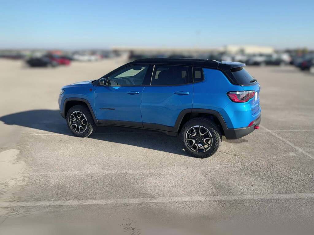 New 2026 Jeep Compass Trailhawk image 7