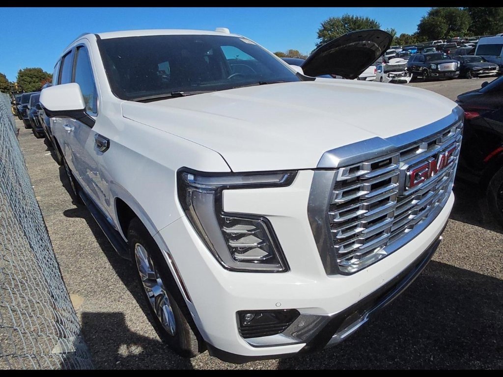 Certified 2025 GMC Yukon Denali image 6