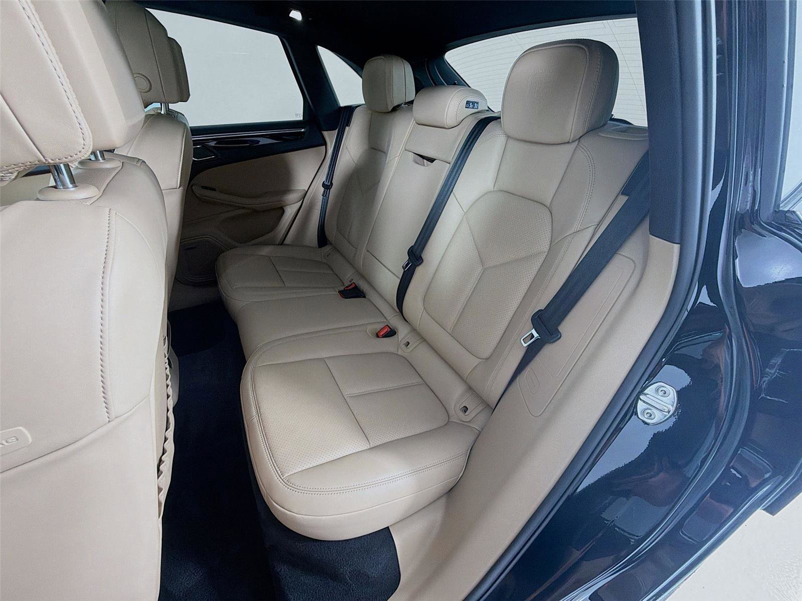 Used 2026 Porsche Macan AWD/4WD image 21