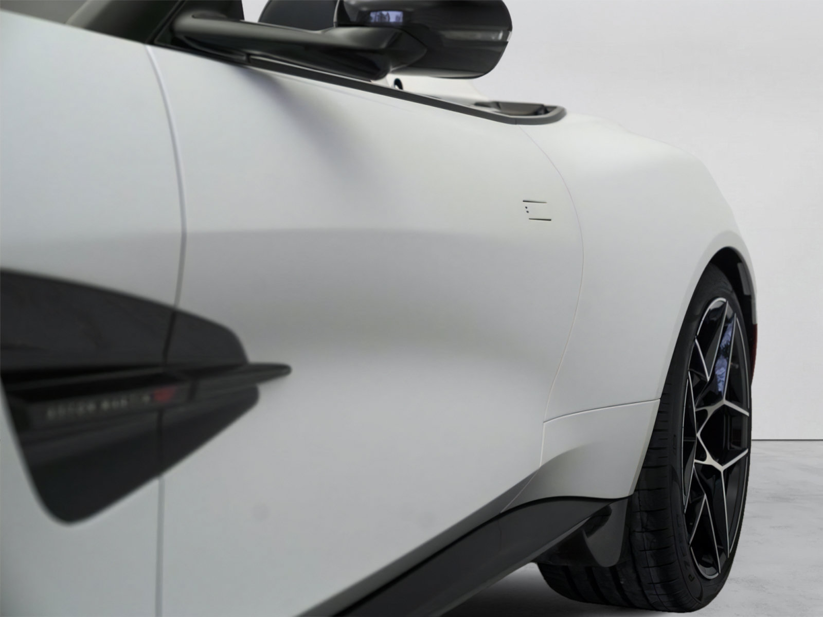 New 2026 Aston Martin Vanquish Convertible RWD image 38