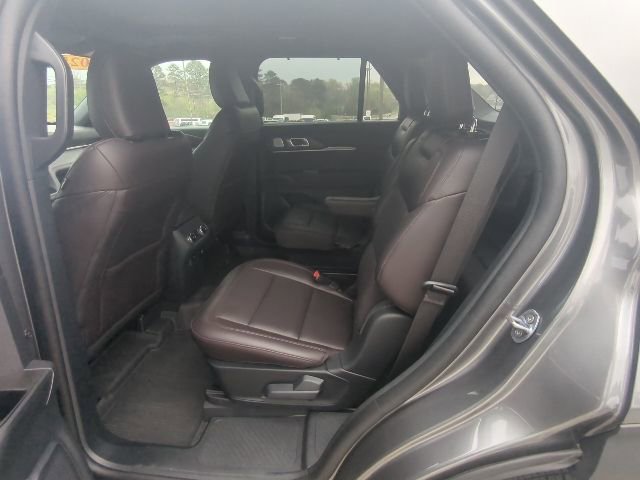 Used 2025 Ford Explorer Platinum RWD image 12