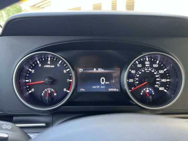 Used 2024 Kia Carnival LX FWD image 13