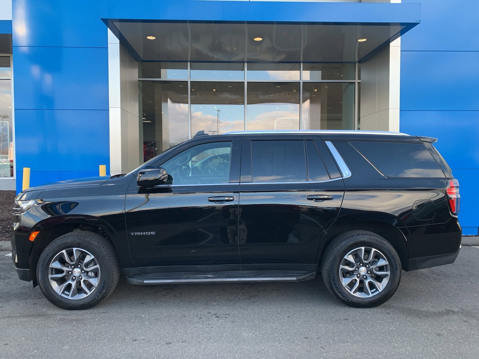 Used 2023 Chevrolet Tahoe LT w/ LT Signature Package image 8